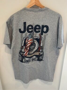 Jeep Gray Short-Sleeve Tee with American Flag Jeep Graphic
